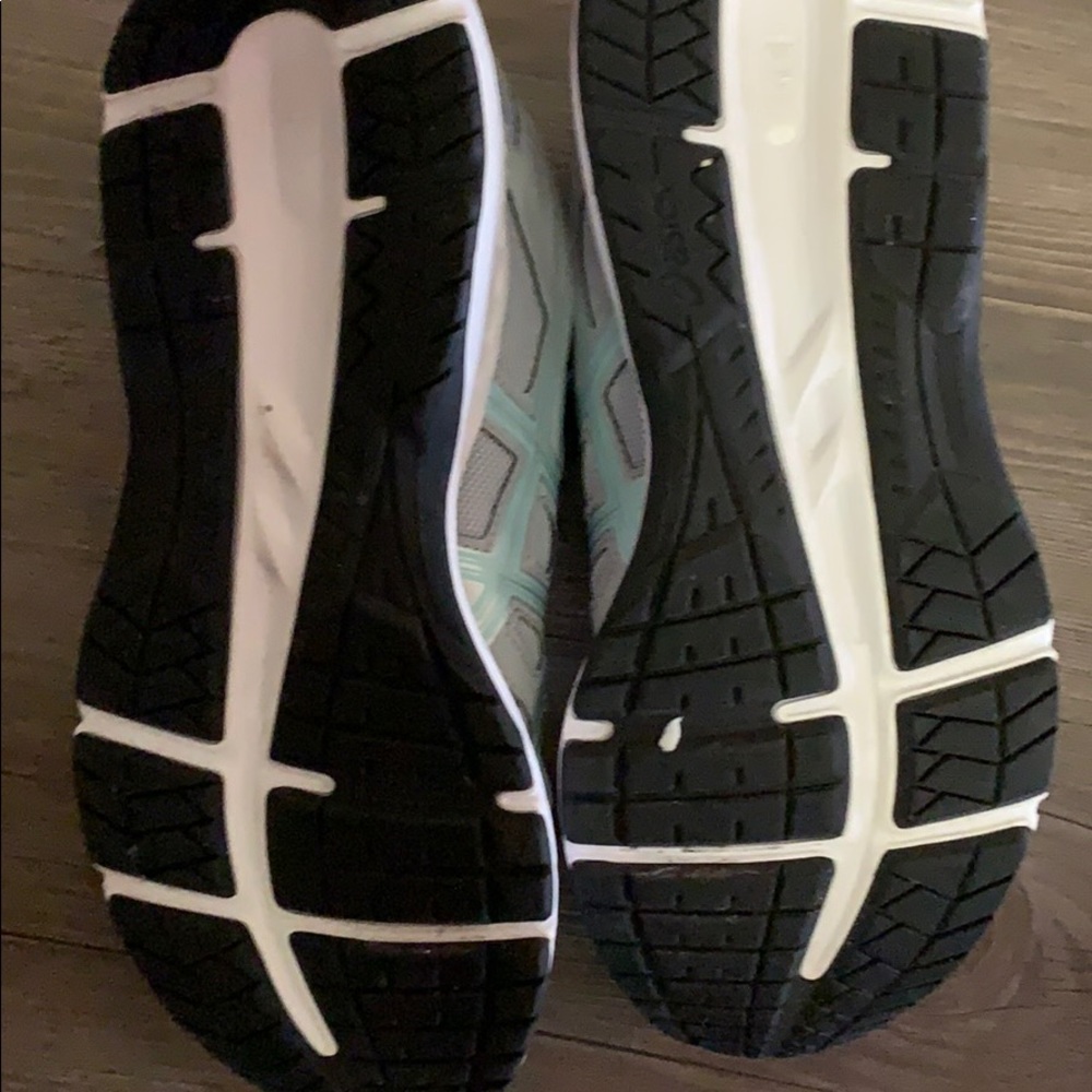 ASICS sneaker - Picture 3 of 5
